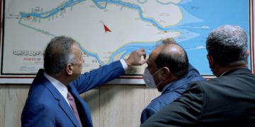 رئيس مجلس الوزراء  يصل الى ميناء أم قصر في محافظة البصرة
