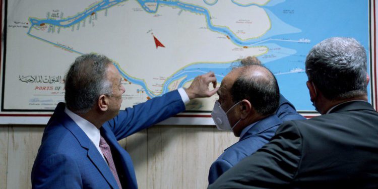رئيس مجلس الوزراء  يصل الى ميناء أم قصر في محافظة البصرة