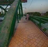 “شرطة كربلاء” انقاذ شاب حاول رمي نفسه من جسر الهندية