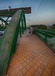 “شرطة كربلاء” انقاذ شاب حاول رمي نفسه من جسر الهندية