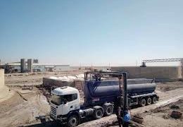 الشركـة العامـة للصناعـات التعدينيـة تجهـز شركـة نفـط البصـرة بوجبـة جديـدة مـن مـادة المحلـول الملحـي.