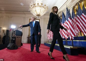 ميلانيا تعد الدقائق لطلب الطلاق من ترامب فور مغادرته البيت الأبيض