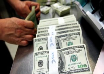 سعر الدولار يشهد ارتفاعاً بسيطاً في أسعار الصرف