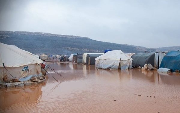 إغلاق أكبر مخيمات النازحين يوم غد
