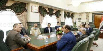 لقاء وزير الصناعة والمعادن مع نقابة العمال لتعزيز ألية التعاون