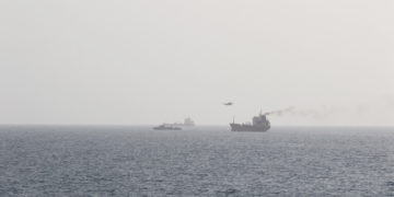 العثور على جثة أحد أفراد طاقم سفينة إيرانية غرقت في الخليج