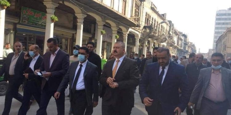 وقفة احتجاج واعتصام للتجار واصحاب المحلات والكسبة