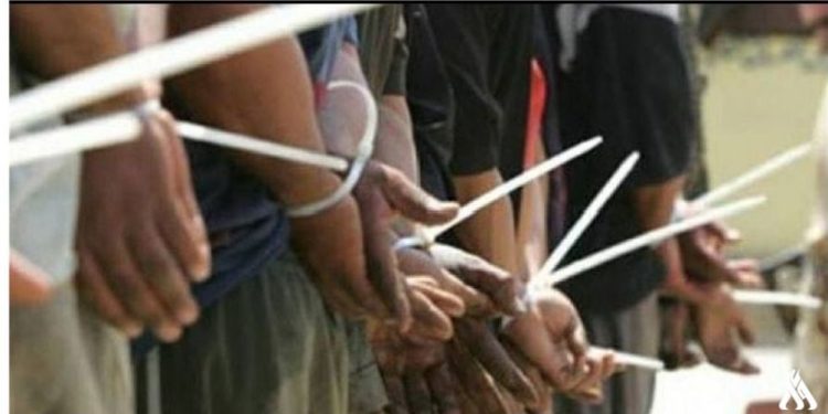 شرطة الديوانية تقبض 14 متهماً بقضايا مختلفة