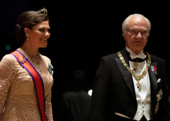 ملك السويد ,, فشلنا في مكافحة كورونا