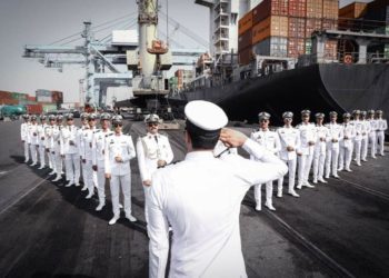 الدفاع تفتح باب التقديم على الكلية البحرية لطلبة الدراسة المتوسطة والإعدادية