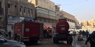 اخماد حريق في الشورجة من قبل فرق الدفاع المدني