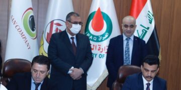 النفط توقع عقد استثماري لمشروع وحدة هدرجة وتحسين البنزين في (النجف)