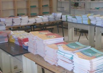 البرلمان يحقق في واقعة خزن كتب مدرسية بـ’المرحاض’ (فيديو)