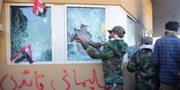 تقرير: الولائيون ’على خطرين’ بعد قرار حشد المرجعية: نترك السلاح أم نتمرد على السيستاني؟