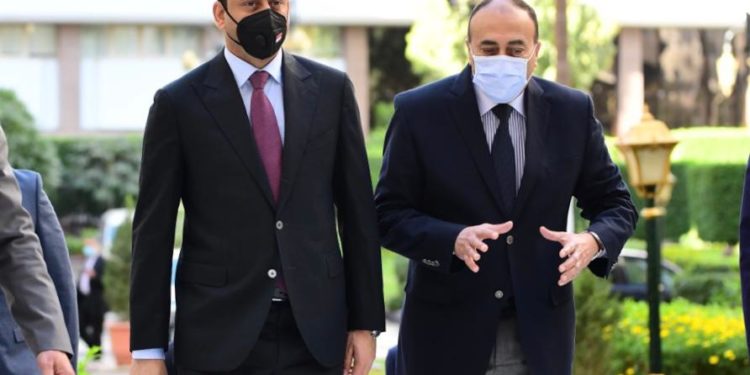 الغزي يلتقي بنظيره المصري لتفعيل مذكرات تفاهم