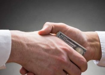 كمين يصطاد موظفين حكوميين “مرتشين”