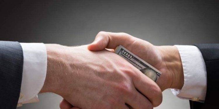 كمين يصطاد موظفين حكوميين “مرتشين”