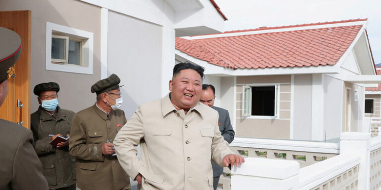 كيم يعدم تجار العملات في كوريا الشمالية!