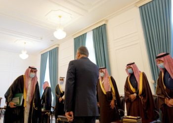 الكاظمي يجتمع مع الوفد السعودي