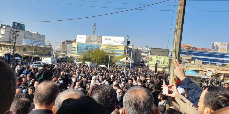 ميدان التحرير في السليمانية يغص باحتجاجات غاضبة (فيديو وصور)