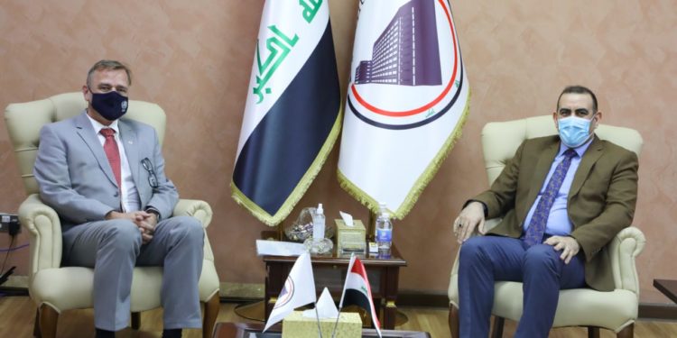 وزير التخطيط يستقبل السفير الهولندي، ويبحث معه سبل تطوير القطاع الزراعي في العراق