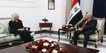 صالح يلتقي بلاسخارت ,,” تعزيز سلطة الدولة وتأمين الانتخابات “