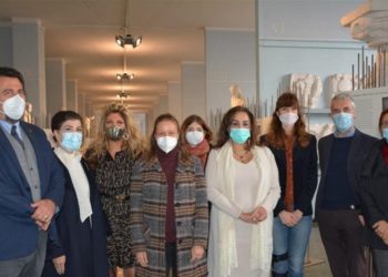 سفيرة العراق في روما تدعو الى مساندة العراق باعادة الاعمار واعادة النازحين والمهجرين