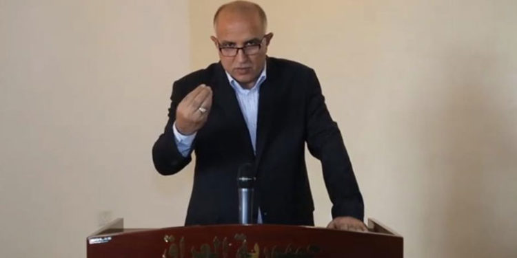 العاكوب المتهم بالأختلاس يرفع دعوى ضد رئيس الوزراء