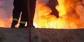 اخماد حريق ضخم في منطقة الجزيرة