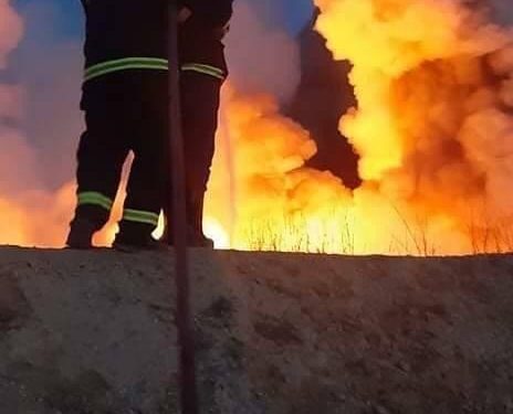 اخماد حريق ضخم في منطقة الجزيرة