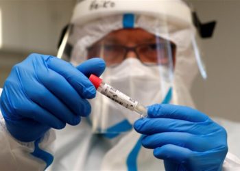 مجلس الوزراء يخصص (100 مليون دولار) لشراء لقاحات كورونا