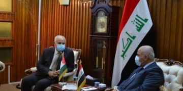 ” وزير التعليم ” استعداد العراق لتقديم منح دراسية للطلاب الفلسطينيين .