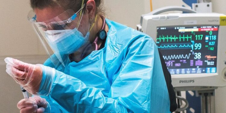 مسؤولون صحيون أمريكيون ينفون رصد نوع جديد من فيروس كورونا أكثر خطورة