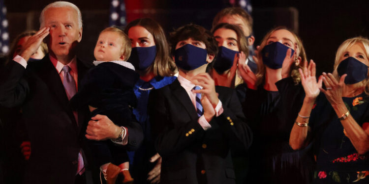 من هم أفراد العائلة الأمريكية الأولى التي ستسكن في البيت الأبيض في السنوات الـ4 المقبلة؟