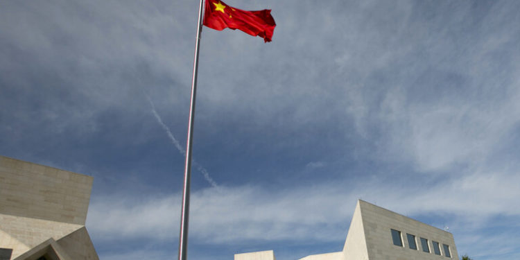 “تويتر” يعلق حساب السفارة الصينية بواشنطن بعد تغريدة عن الأيغور