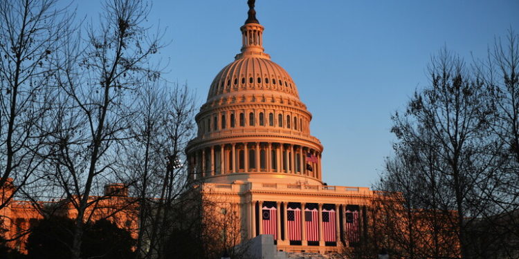 بايدن سيترك آليات محاكمة ترامب لمجلس الشيوخ “البيت الأبيض “