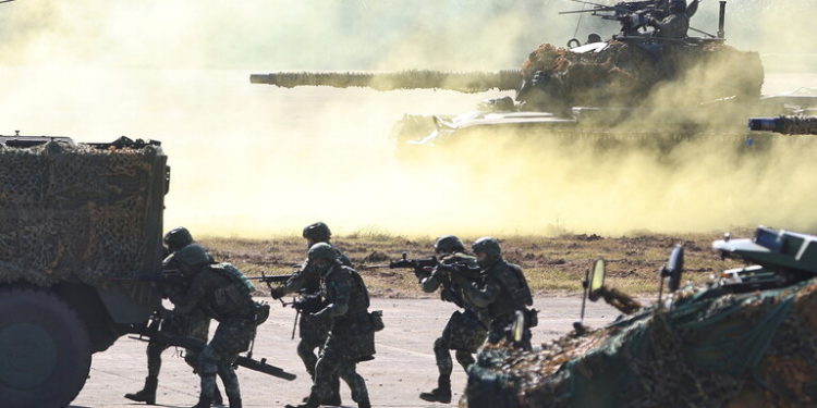 القوات ( الصينية والهندية ) تشتبك مجددا في مرتفعات الهمالايا الحدودية