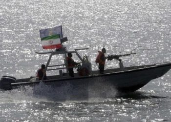 قوات “الباسيج” في بحرية الحرس الثوري الإيراني تنشر 700 قارب في مياه الخليج