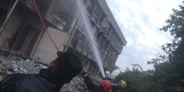 حريق يندلع داخل مقر افواج طوارئ بغداد .. يخمده  ” الدفاع المدني “