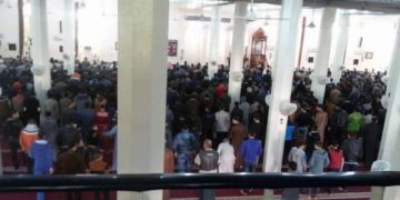 مساجد الرمادي تصلي على أرواح ضحايا تفجيري بغداد
