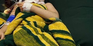 إنقاذ طفلة بعد محاولة (نحرها) من قبل والدتها ” مديرية صحة كربلاء” تعلن