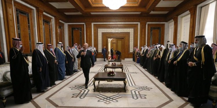 رئيس الجمهورية يلتقي وفداً من عشائر العاصمة بغداد