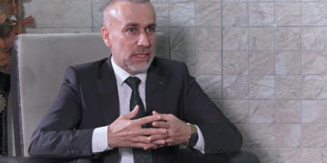 مقترحين للتعاقد مع موظفين متقاعدين تقدمه اللجنة المالية