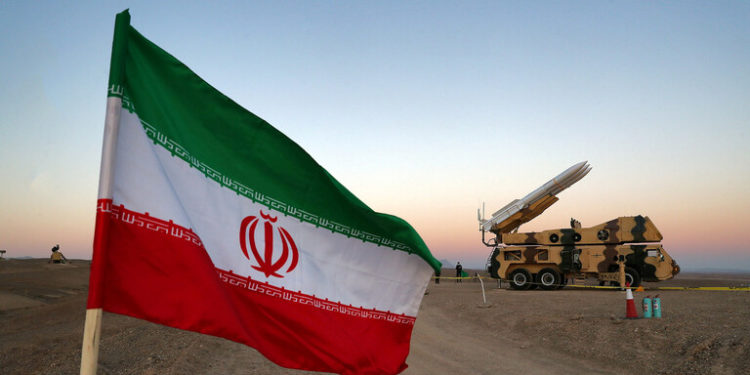 طهران تعلق على قرار البنتاغون إعادة حاملة الطائرات “مينيتز” إلى الخدمة في مياه الخليج