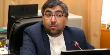 مسؤول برلماني إيراني ,, لا مكان للسعودية في الاتفاق النووي ولن ننسى دور فرنسا السلبي في مفاوضات 2015