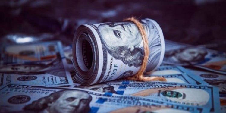 تقرير يفسر وابل التحليلات الاقتصادية.. (ازمة الدولار) أفكار متناقضة!