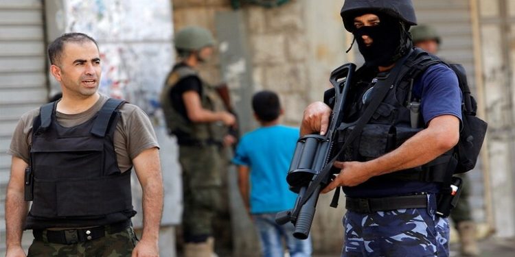 “إسرائيل” تسمح للشرطة الفلسطينية بدخول حي في القدس الشرقية