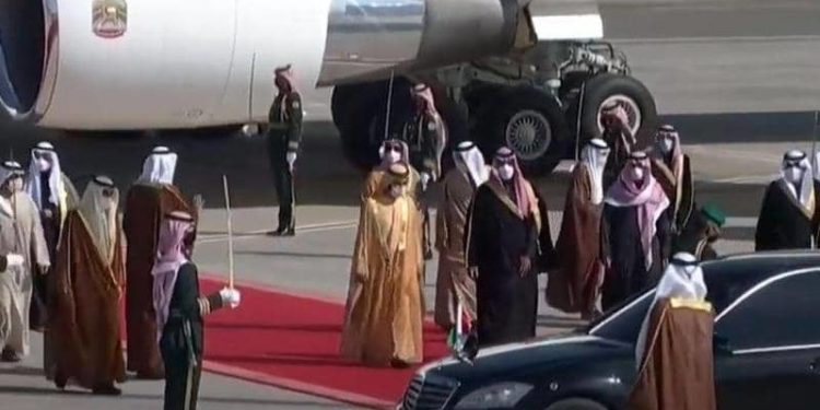 الوفود المشاركة في القمة الخليجية تصل إلى العلا