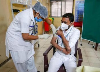 انطلاق أكبر حملة في العالم للتطعيم ضد كورونا