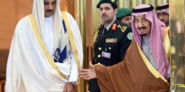 أمير قطر يتوجه إلى الرياض للمشاركة في القمة الخليجية